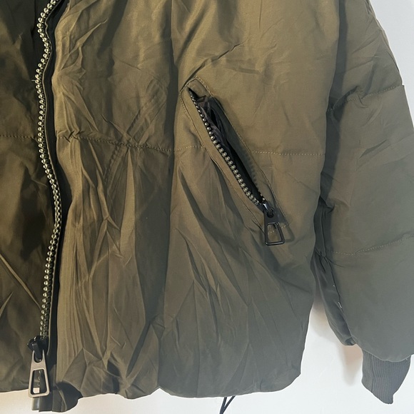 Olive green puffer jacket - Picture 4 of 4